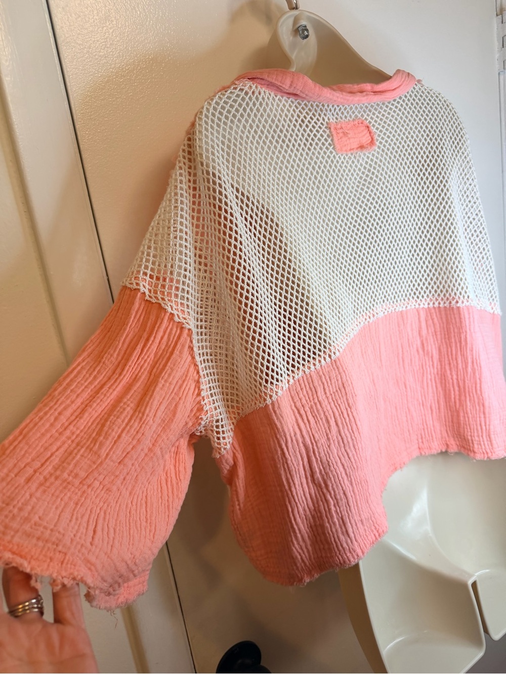 Pol Coral Gauze And Fishnet Button Down Oversized Cropped Top Size L - Picture 9 of 12